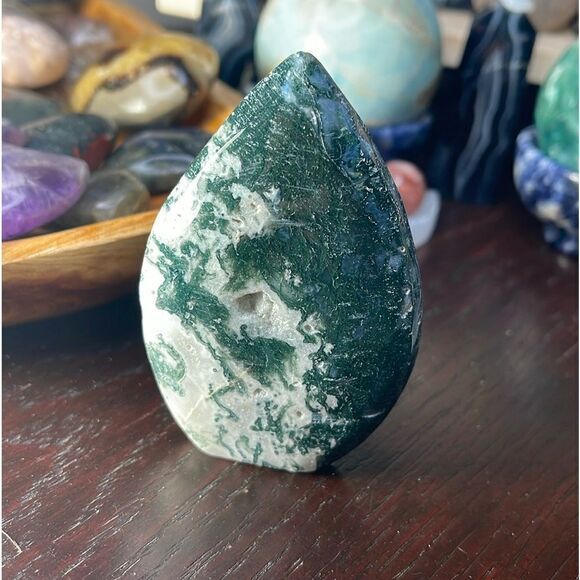 Moss Agate Teardrop Carving Druzy mountain Freeform crystal green white - Picture 1 of 1